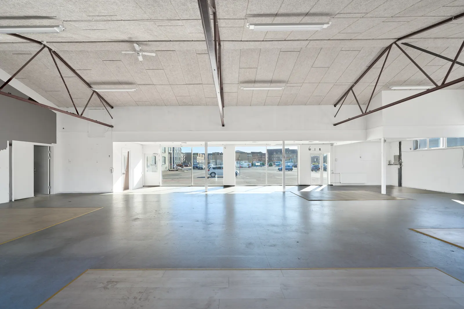 Butikslejemål Roersvej 33E, Odense C - salgsareal med loft til kip